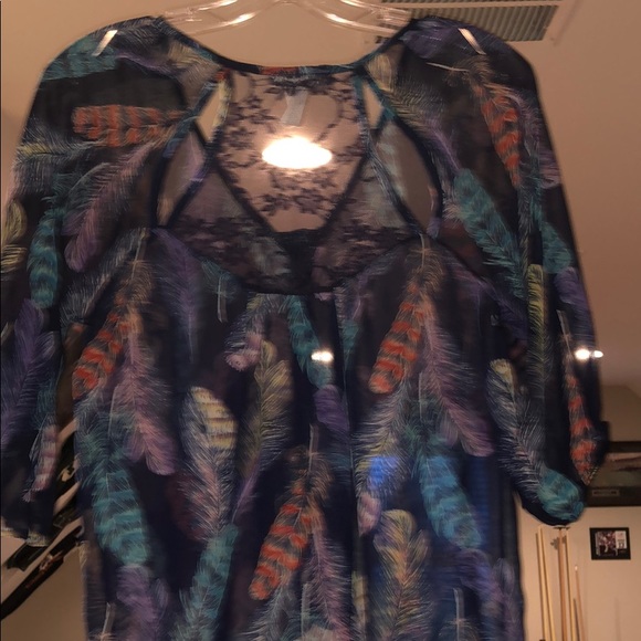 super cute blouse - Picture 2 of 4